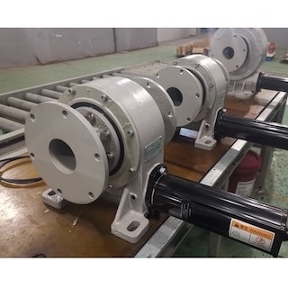 8&quot; Single Axis Slew Drive Gearbox Self Locking CSP 8kNm Rated Output Torque